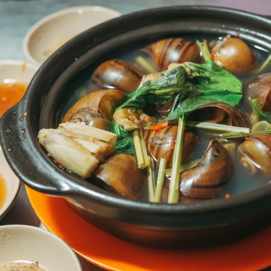 Bàn ăn tại Lê Thị Thảo.vn
